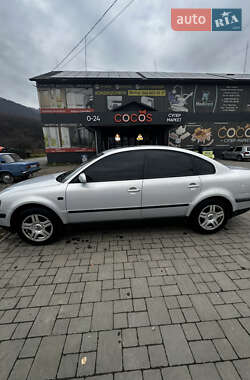 Седан Volkswagen Passat 1999 в Ужгороді