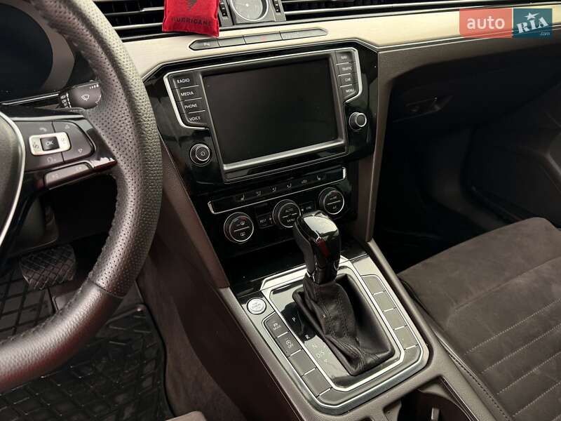 Седан Volkswagen Passat 2014 в Одессе