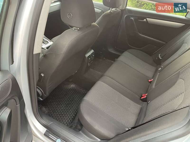 Универсал Volkswagen Passat 2013 в Миргороде