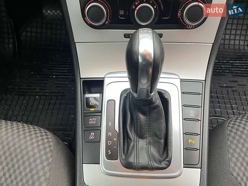 Универсал Volkswagen Passat 2013 в Миргороде