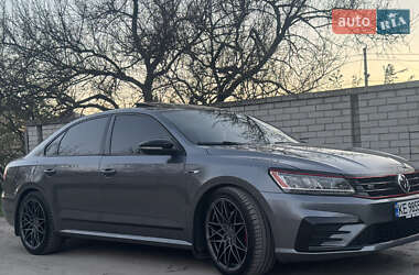Седан Volkswagen Passat 2018 в Днепре