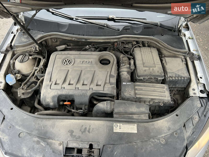 Универсал Volkswagen Passat 2010 в Киеве