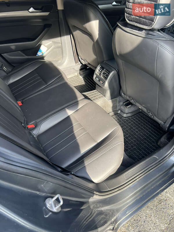 Универсал Volkswagen Passat 2015 в Тульчине фото 15 Универсал Volkswagen Passat 2015 в Тульчине