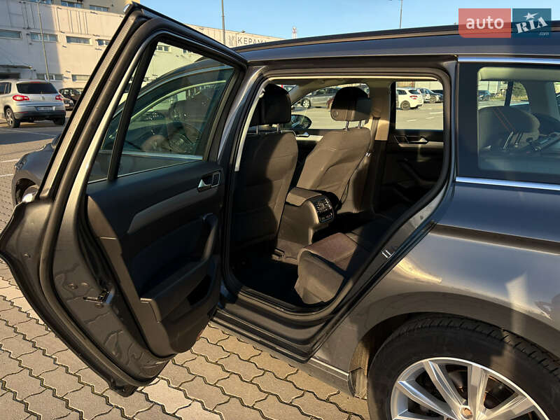 Универсал Volkswagen Passat 2017 в Львове фото 10 Универсал Volkswagen Passat 2017 в Львове