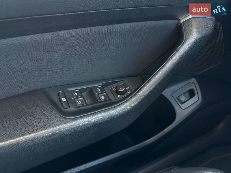 Универсал Volkswagen Passat 2017 в Львове фото 15 Универсал Volkswagen Passat 2017 в Львове