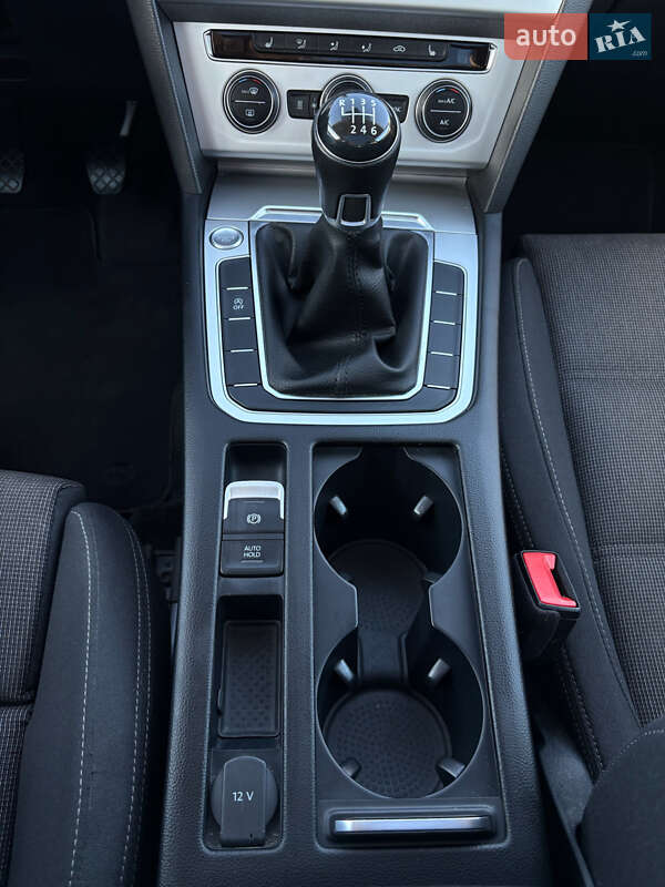 Универсал Volkswagen Passat 2017 в Львове фото 19 Универсал Volkswagen Passat 2017 в Львове