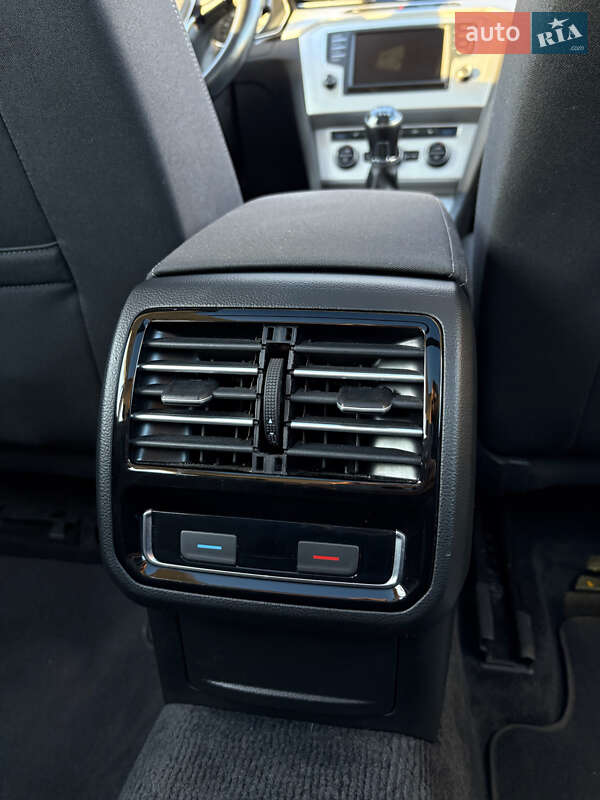 Универсал Volkswagen Passat 2017 в Львове фото 25 Универсал Volkswagen Passat 2017 в Львове