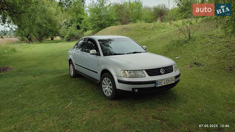 Седан Volkswagen Passat 1998 в Первомайске