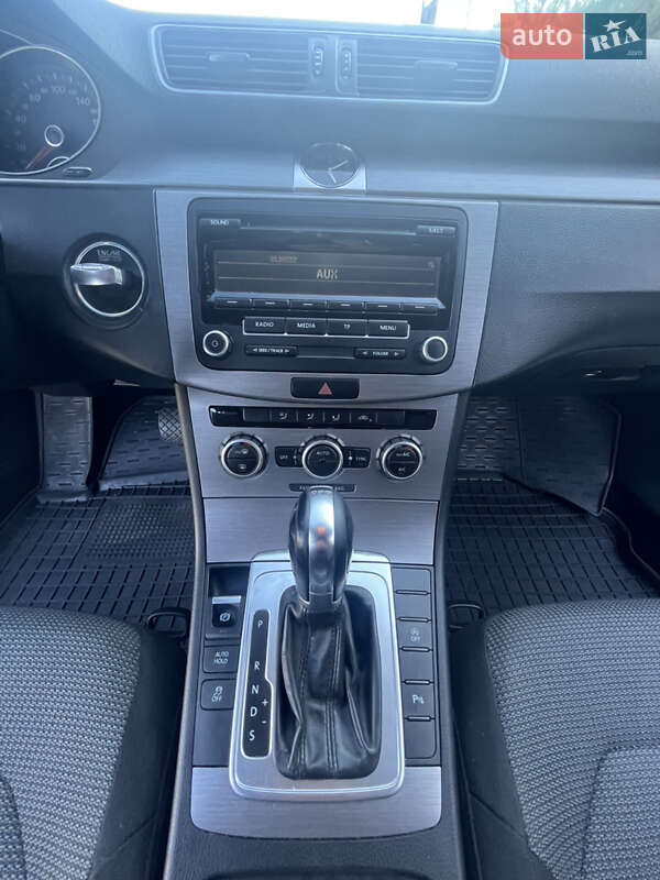 Универсал Volkswagen Passat 2013 в Сельцо