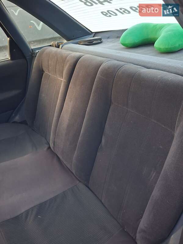 Седан Volkswagen Passat 1988 в Киеве