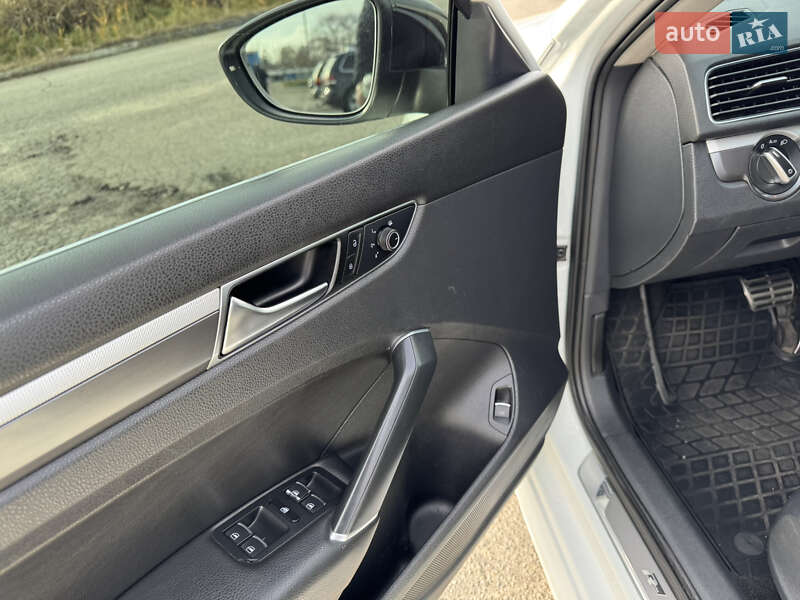 Седан Volkswagen Passat 2016 в Харькове фото 17 Седан Volkswagen Passat 2016 в Харькове