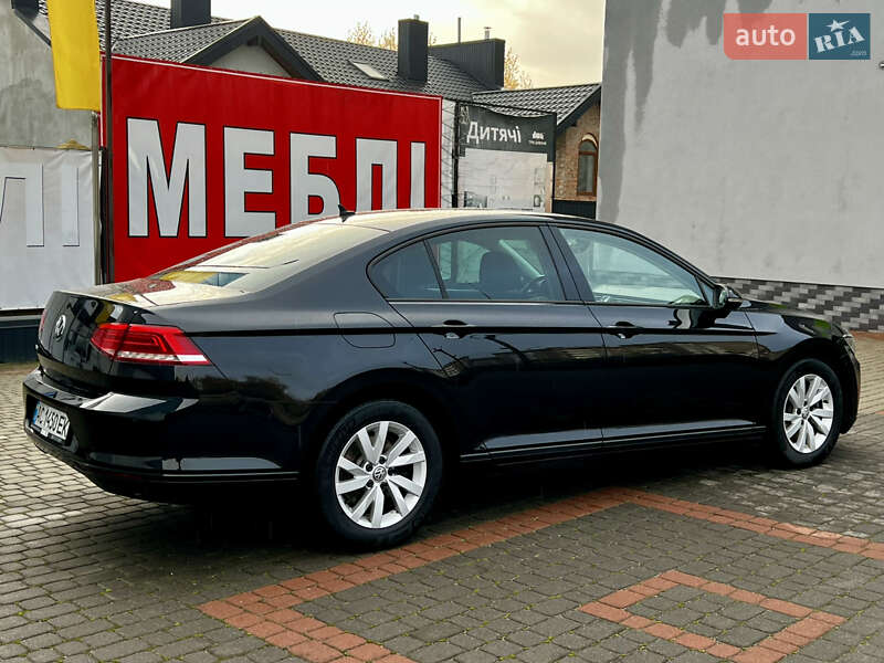 Седан Volkswagen Passat 2017 в Тернополе