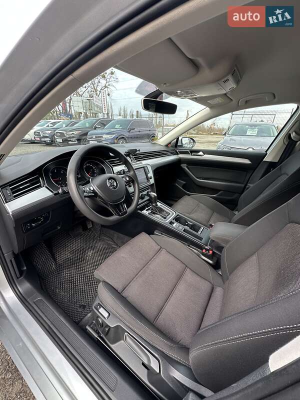 Универсал Volkswagen Passat 2015 в Белогородке