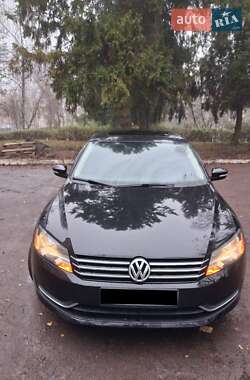 Седан Volkswagen Passat 2012 в Тернополі