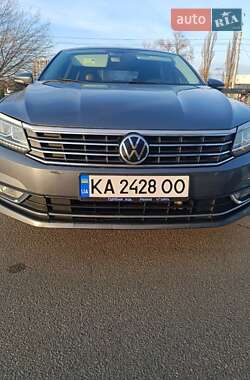 Седан Volkswagen Passat 2016 в Киеве