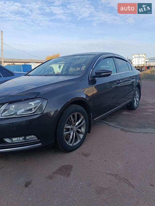 Седан Volkswagen Passat 2011 в Житомире фото 4 Седан Volkswagen Passat 2011 в Житомире