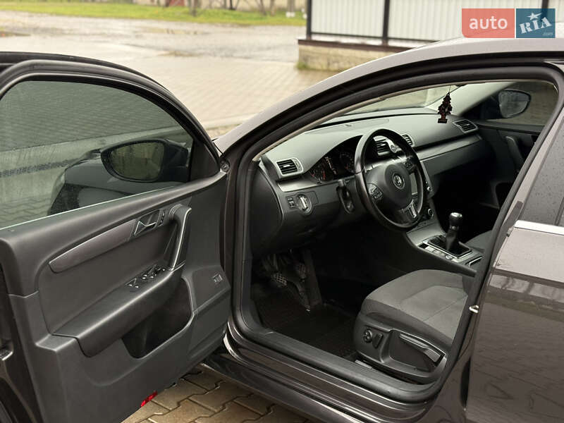 Седан Volkswagen Passat 2011 в Луцке фото 24 Седан Volkswagen Passat 2011 в Луцке