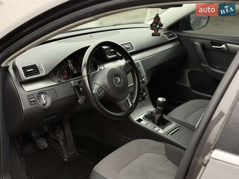 Седан Volkswagen Passat 2011 в Луцке фото 26 Седан Volkswagen Passat 2011 в Луцке