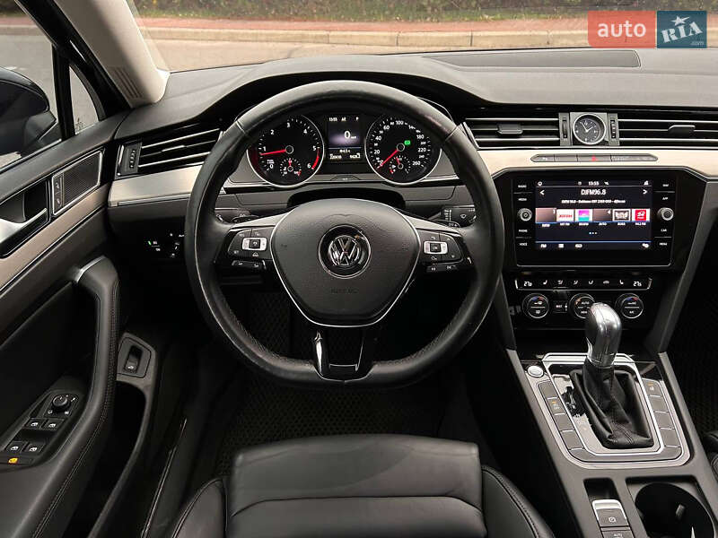 Универсал Volkswagen Passat 2017 в Киеве фото 19 Универсал Volkswagen Passat 2017 в Киеве