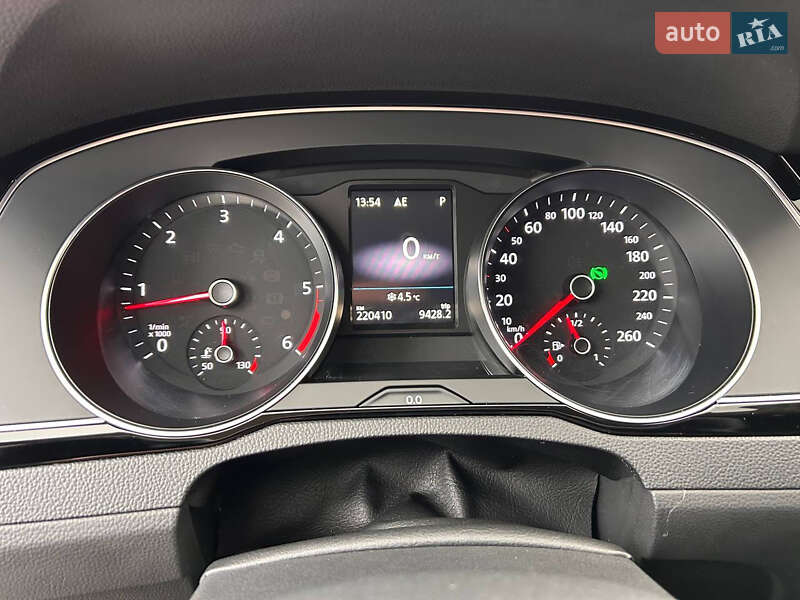 Универсал Volkswagen Passat 2017 в Киеве фото 23 Универсал Volkswagen Passat 2017 в Киеве