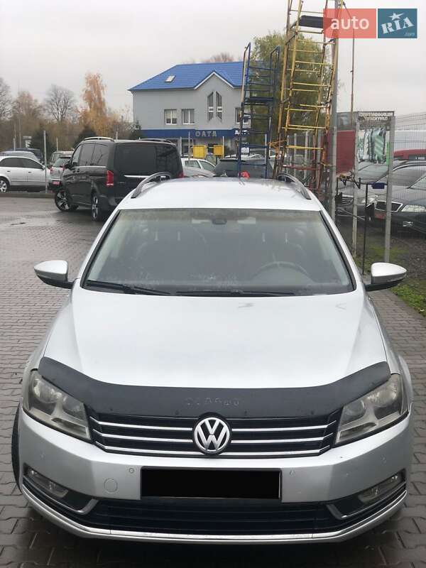 Универсал Volkswagen Passat 2011 в Нововолынске