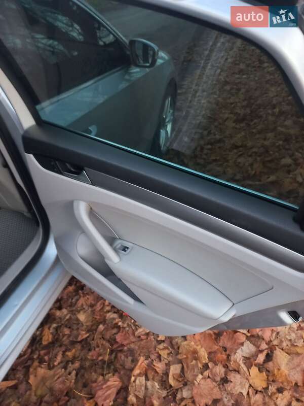 Седан Volkswagen Passat 2014 в Горохові