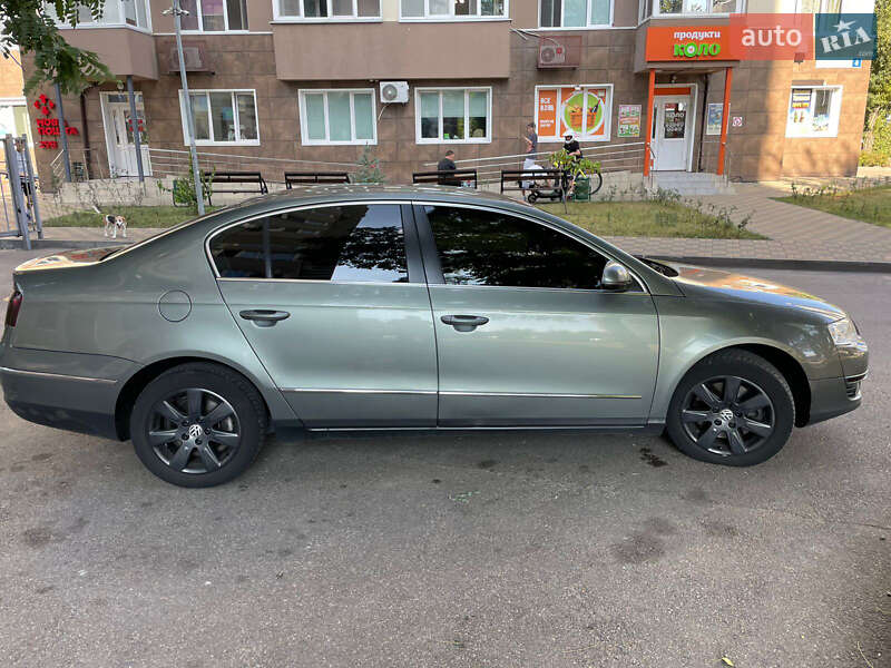 Седан Volkswagen Passat 2006 в Киеве