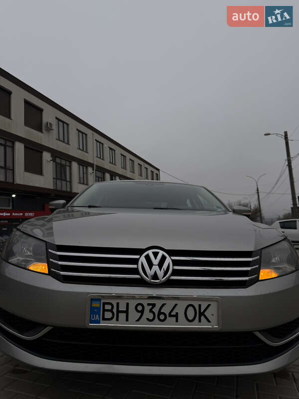 Седан Volkswagen Passat 2012 в Одессе