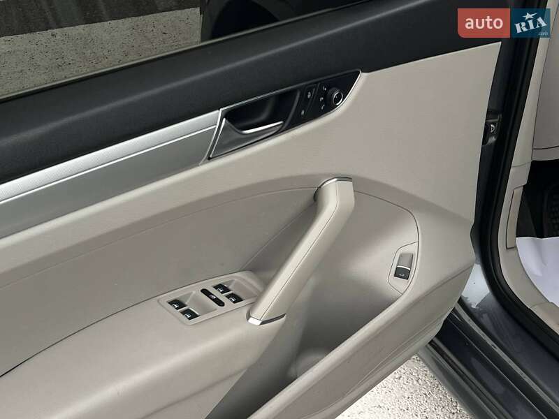 Седан Volkswagen Passat 2017 в Одесі