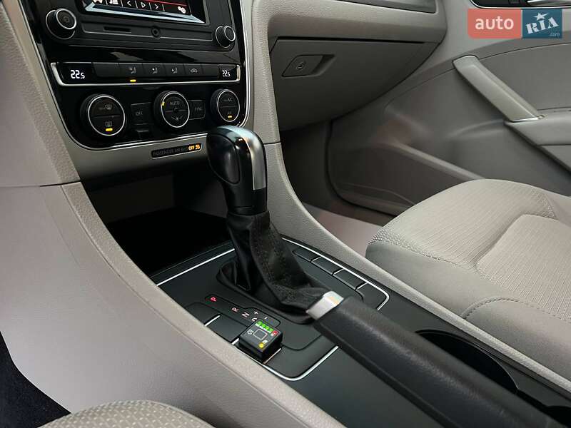 Седан Volkswagen Passat 2017 в Одесі