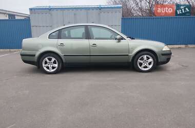 Седан Volkswagen Passat 2001 в Черкассах