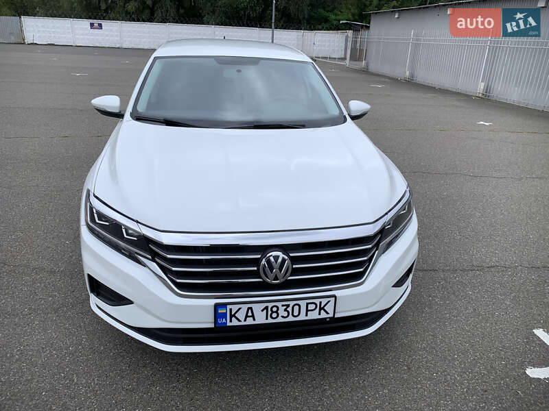 Седан Volkswagen Passat 2019 в Киеве