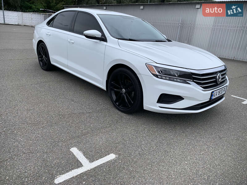 Седан Volkswagen Passat 2019 в Киеве