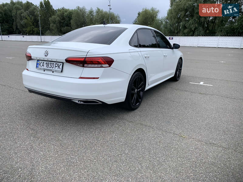 Седан Volkswagen Passat 2019 в Киеве
