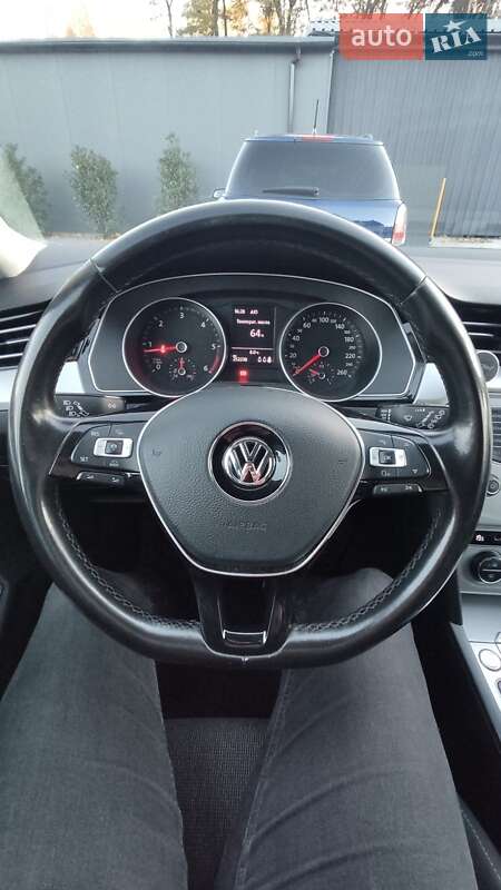 Универсал Volkswagen Passat 2015 в Виннице