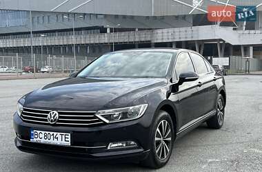 Седан Volkswagen Passat 2017 в Львове