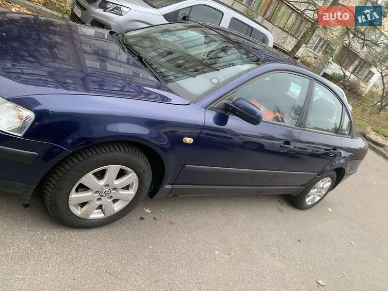 Седан Volkswagen Passat 2000 в Вишгороді