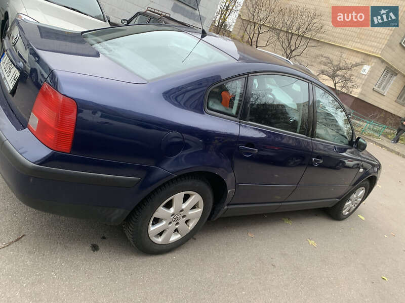 Седан Volkswagen Passat 2000 в Вишгороді