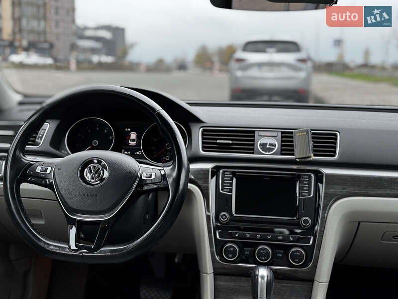 Седан Volkswagen Passat 2016 в Черкасах