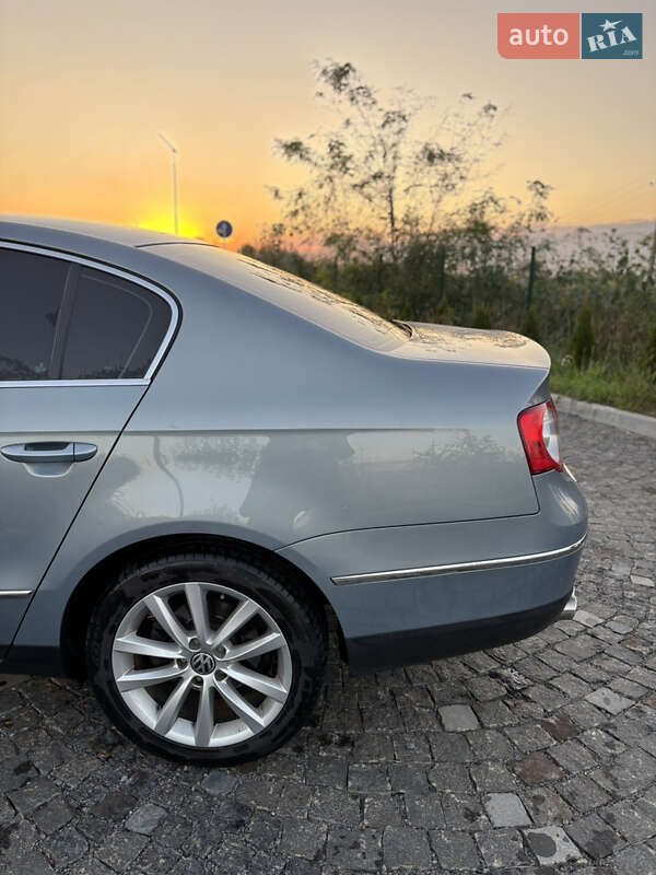 Седан Volkswagen Passat 2010 в Ужгороде