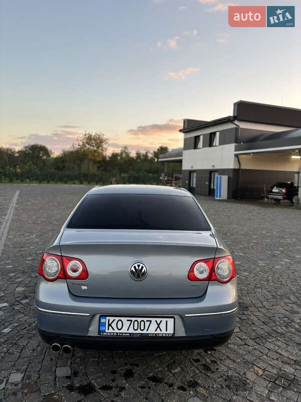 Седан Volkswagen Passat 2010 в Ужгороде