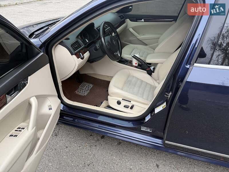 Седан Volkswagen Passat 2012 в Києві фото 12 Седан Volkswagen Passat 2012 в Києві