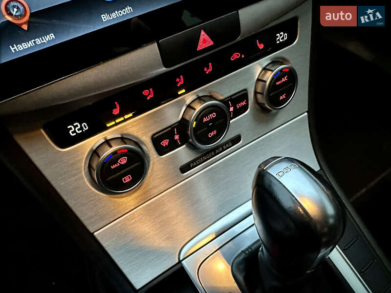 Седан Volkswagen Passat 2012 в Киеве