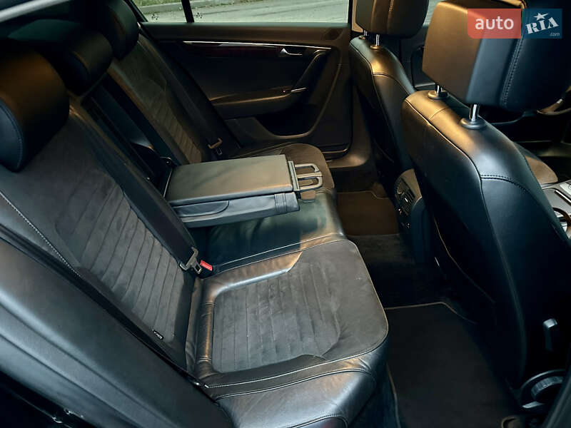Седан Volkswagen Passat 2012 в Киеве
