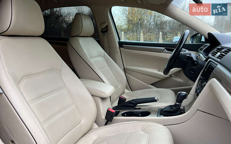 Седан Volkswagen Passat 2017 в Львові