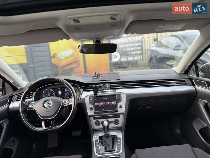 Универсал Volkswagen Passat 2016 в Стрые
