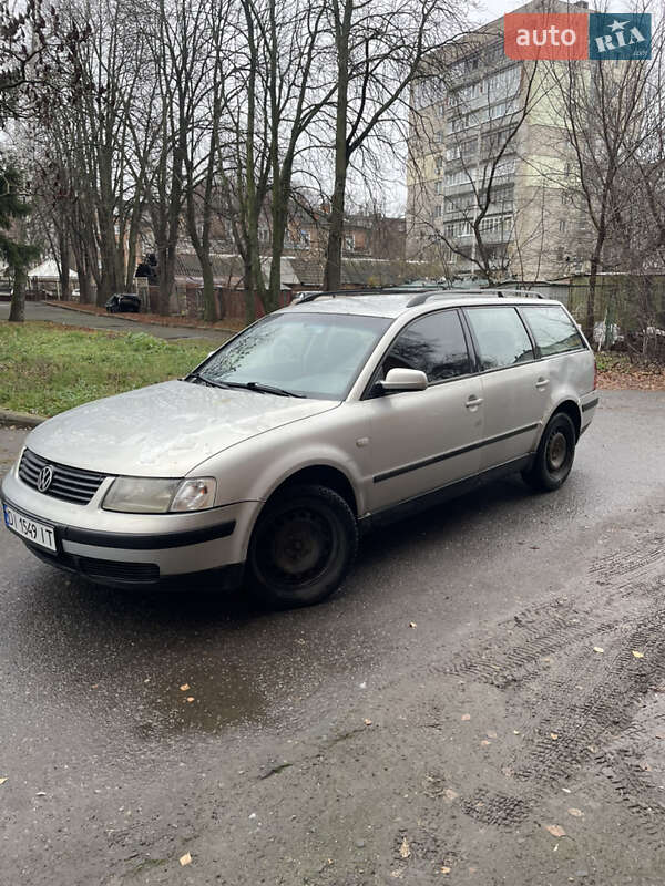 Универсал Volkswagen Passat 2000 в Киеве