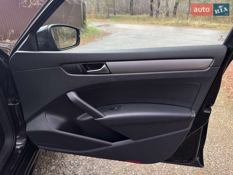 Седан Volkswagen Passat 2014 в Киеве