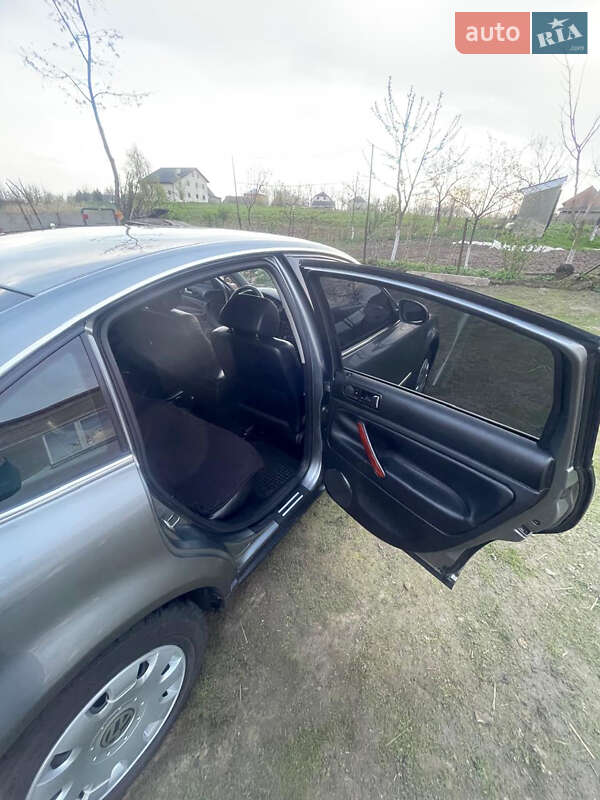 Седан Volkswagen Passat 2004 в Львові фото 23 Седан Volkswagen Passat 2004 в Львові