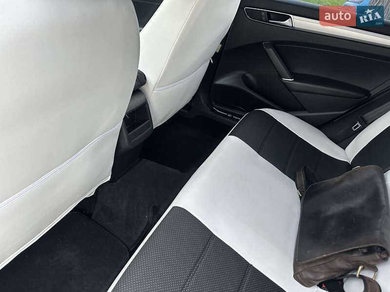 Седан Volkswagen Passat 2016 в Одессе